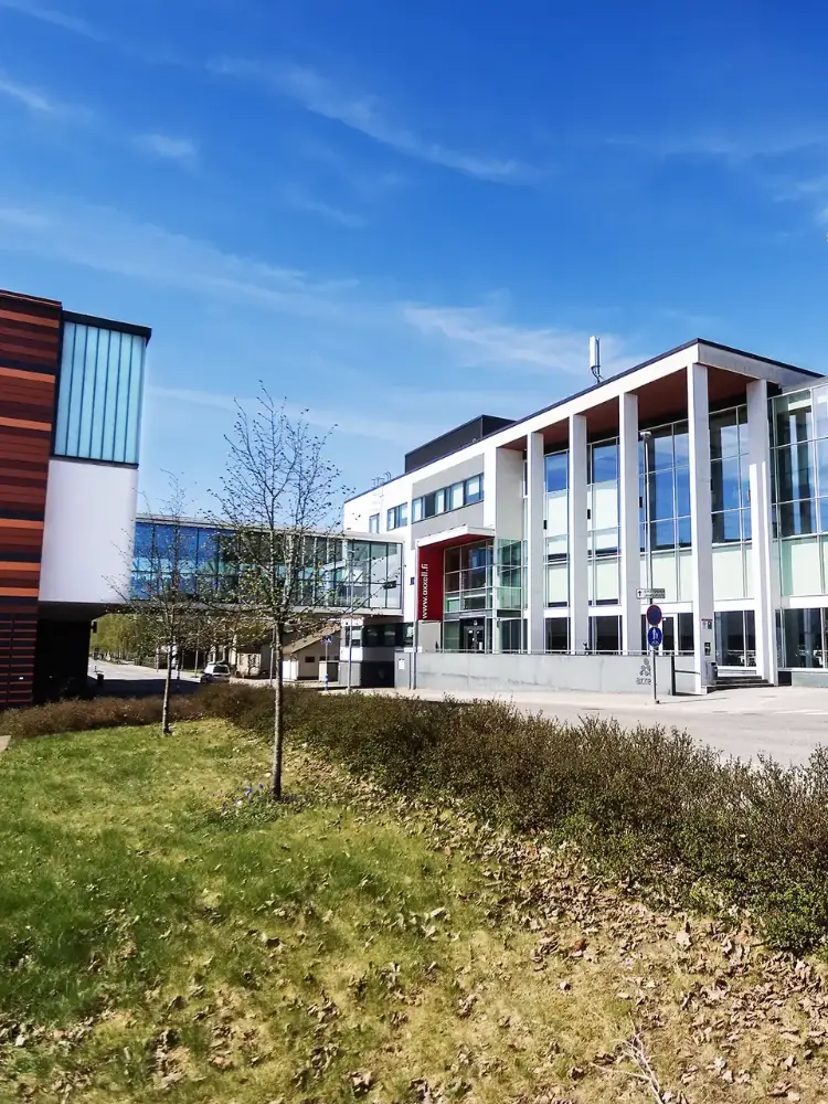Axxells byggnad i Karis